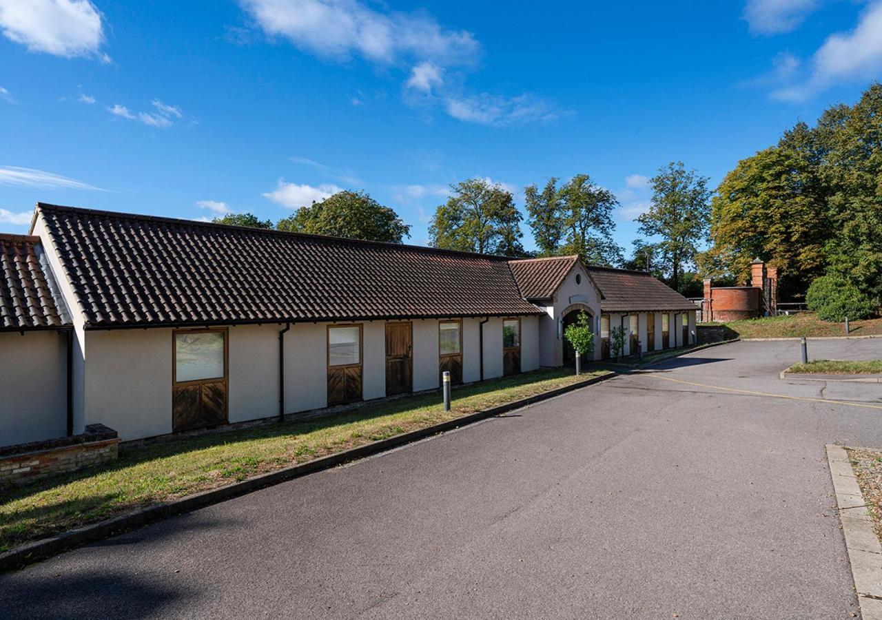 The Ridings At Theobalds Park Hotel Goff's Oak Luaran gambar