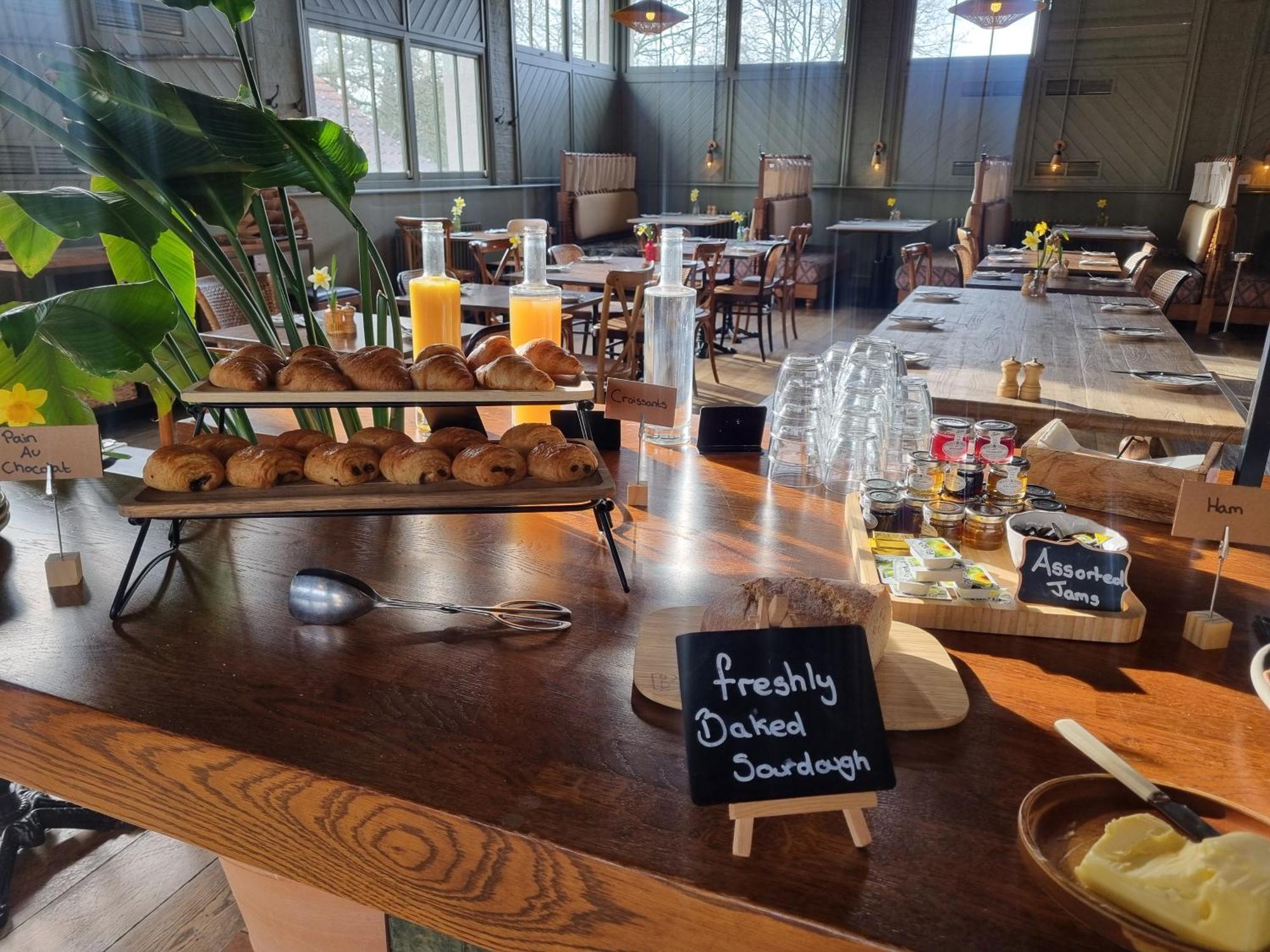 The Ridings At Theobalds Park Hotel Goff's Oak Luaran gambar